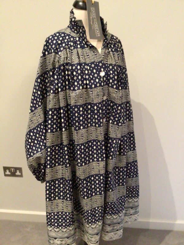 Vintage 70s Jean Varon, England balloon sleeve button through dress, linear print, below knee, fits to UK 16, gorgeous… - Image 2
