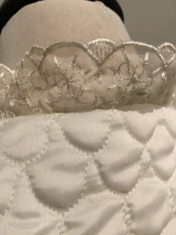 SOLD! Vintage 70s Luxair of London quilted bed jacket / nightwear, 3/4 sleeves, pristine white, fits to UK 12 - Image 3