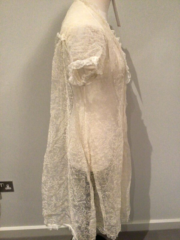 Vintage 60s peignoir / negligée jacket by Sylphide, sheer with raised floral design, fits to UK 16 - Image 4