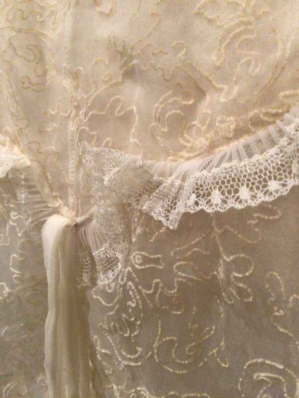 Vintage 60s peignoir / negligée jacket by Sylphide, sheer with raised floral design, fits to UK 16 - Image 2