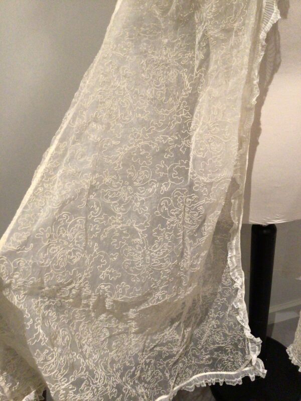 Vintage 60s peignoir / negligée jacket by Sylphide, sheer with raised floral design, fits to UK 16 - Image 3